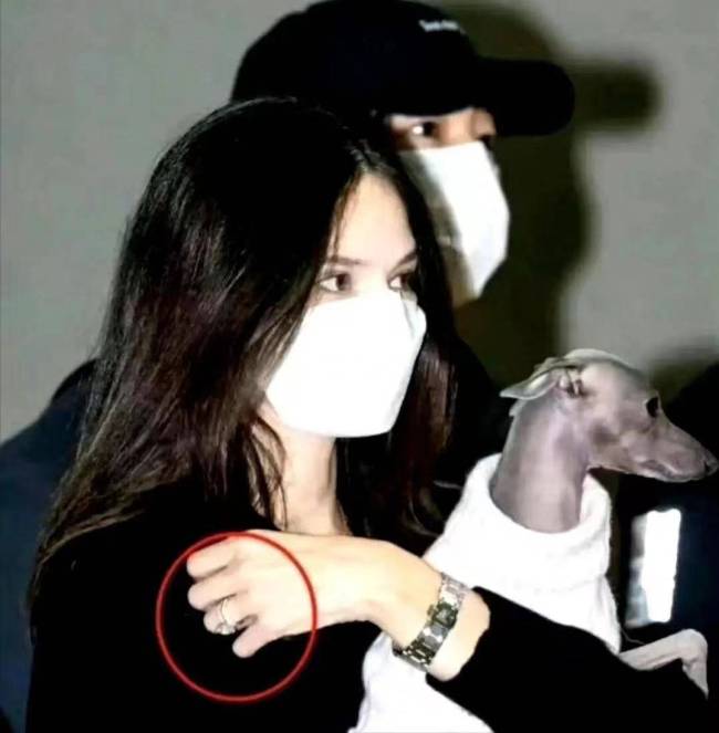 宋仲基否认妻子是二婚 网友：都是二婚不必介意！