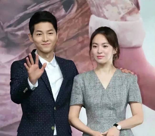 宋仲基否认妻子是二婚 网友：都是二婚不必介意！