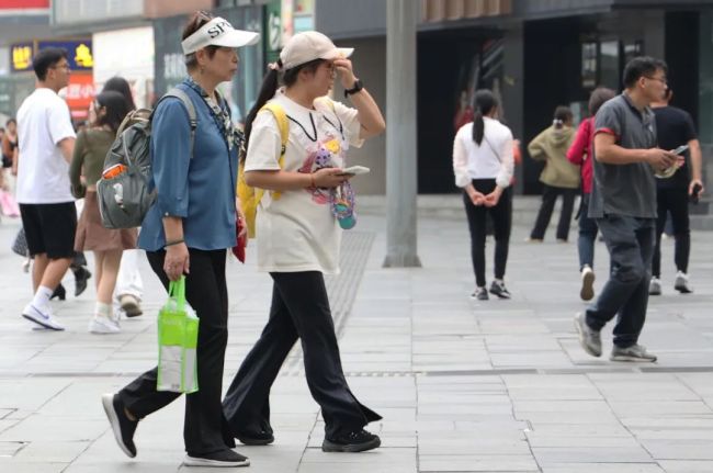 华北黄淮等地部分地区有重度霾 菏泽或迎来11月观测史上的首个30℃