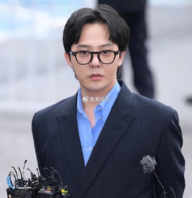 权志龙被曝吸毒后首现身，现场说走着瞧吧