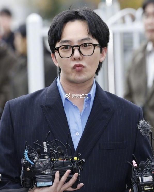 权志龙被曝吸毒后首现身，现场说走着瞧吧
