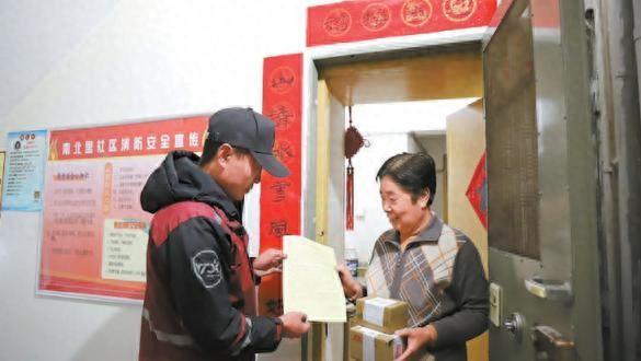 外卖小哥当上副楼长！期待更多骑手在社区当帮手