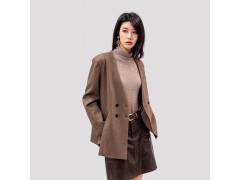 温碧霞自创IRENENA服饰品牌时尚收腰女西装双排扣长袖外套图2