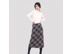 温碧霞自创IRENENA服饰品牌简约格子半身裙时尚毛呢开叉裙图2