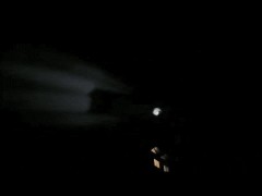 [快讯]新疆一地夜空惊现不明飞行物 疑似火箭轨迹
