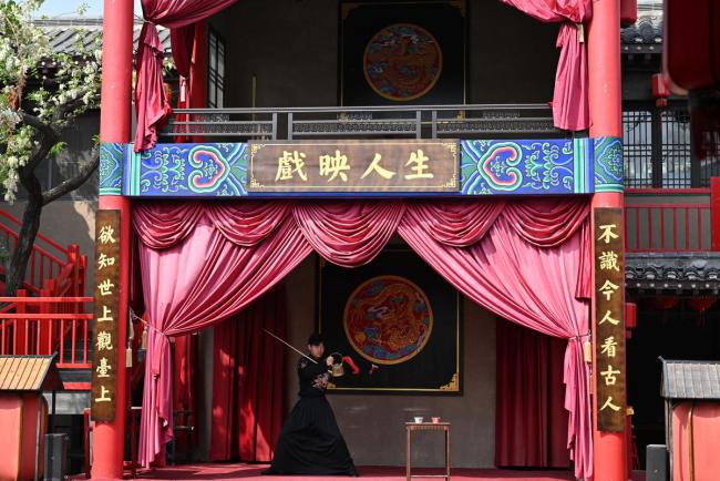 《戏台》让人看到喜剧的另一种可能