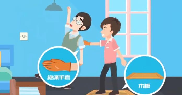 妻子抄起油桶砸丈夫 网友却一致好评