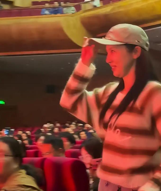 45岁董璇拜访北大男友