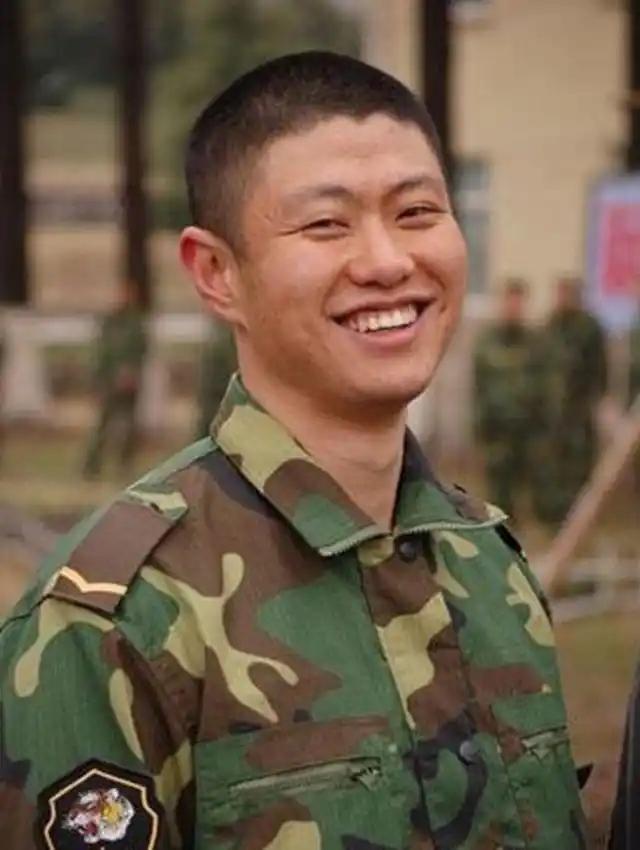 演员赵荀公布重伤十年治疗画面 回顾与重生