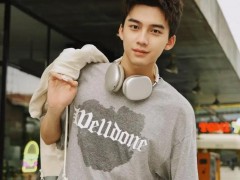 刘芮麟和老婆被曝路边接吻 究竟啥情况?