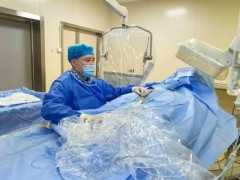 [快讯]浙江女子拆快递竟摔成颅底骨折 体位性低血压惹祸