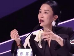 那英质疑票数作假 何炅差点没救回场!!(图)