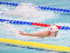 [快讯]陈露颖夺全运会女子200米蝶泳金牌 福建骄傲庆祝胜利