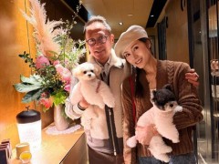 [快讯]李嘉欣晒与许晋亨合照庆祝结婚17年 甜蜜笑容羡煞旁人