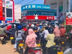 [快讯]老挝多家电动车卖到断货 现严重缺货 燃油短缺引发购买热潮