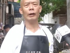 [快讯]外国百万网红排队蹲莫氏鸡煲 中药鸡煲成新宠