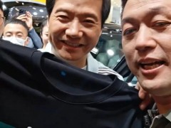 [快讯]雷军T恤社交串场“蔚小理”背后 同行同心共进