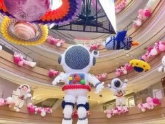 37岁小伙吹气球半个月赚了60万！！（图）