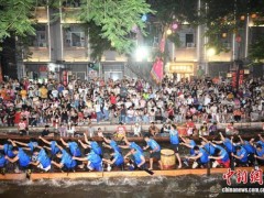 沉浸式感受佛山叠滘“龙舟漂移” 夜训精彩瞬间[快讯]