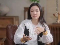 吴倩自曝被爸爸打掉牙齿不敢吐出来!!(图)