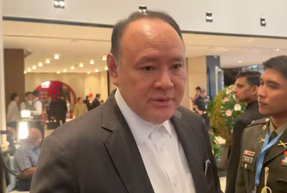 被中方制裁的菲律宾防长又大放厥词