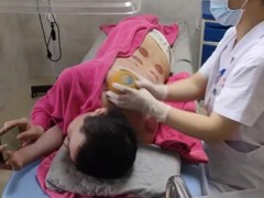 一只手撑着眼皮考完的高考生出分了，与病魔抗争一年