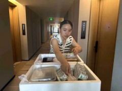 [快讯]因台风滞留宁波的歌迷收到免费午餐 酒店暖心送餐