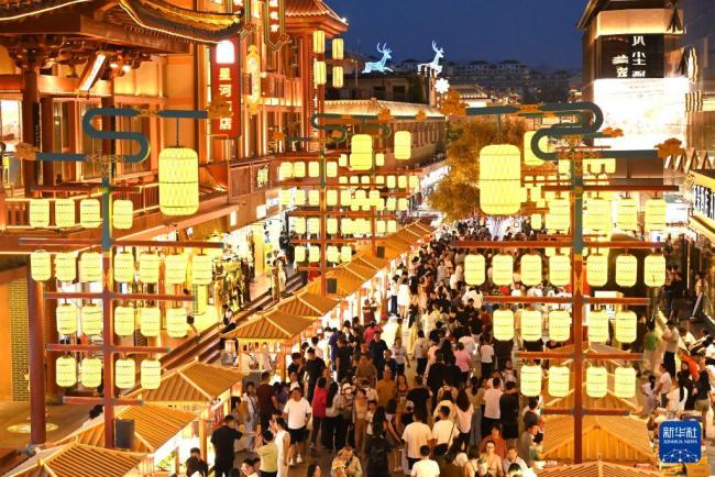 敦煌暑期旅游人气旺