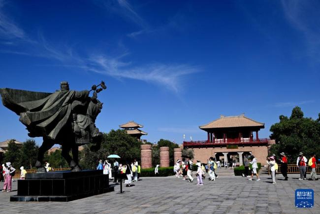 敦煌暑期旅游人气旺 体验丝路风情魅力