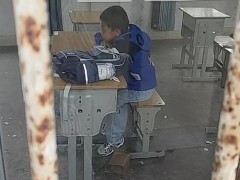 [快讯]校长回应开学一年级只有一个人报到 唯一新生成全年级希望