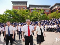 【快讯】钟南山才是真正的薄肌“90后” 自律铸就硬朗身影